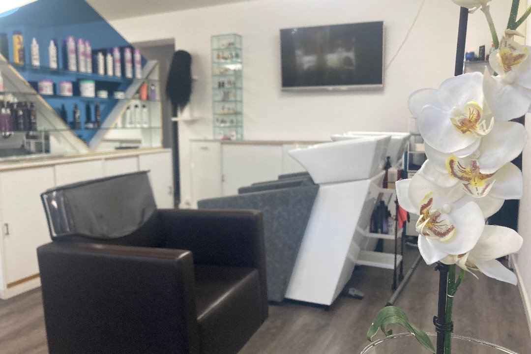 Paris Coiffure Nail & Beauty, Holligen, Bern