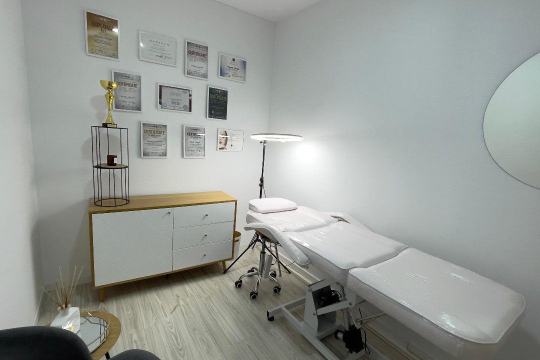 Zaneta Sto Professional Qualified Permanent Make Up, Alicante