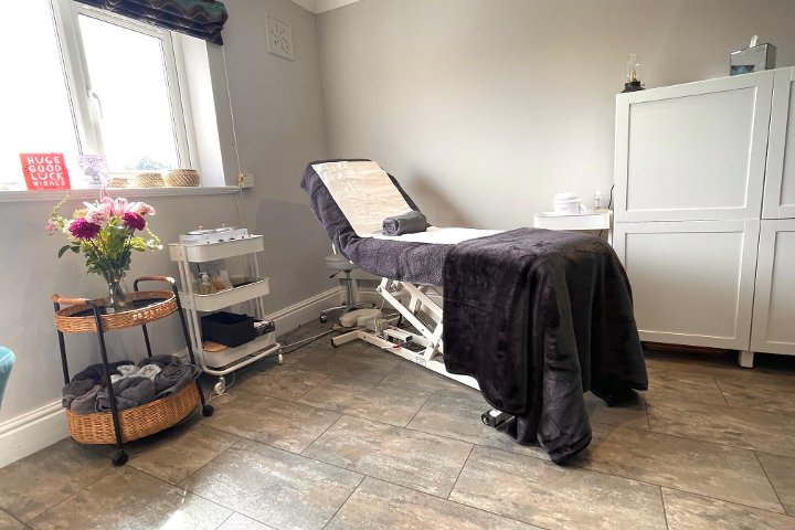 Beauty Care by Larissa @ Hair by Dmand - Onglerie 477, Otley Road, Adel, - Photo de galerie - OneBooking