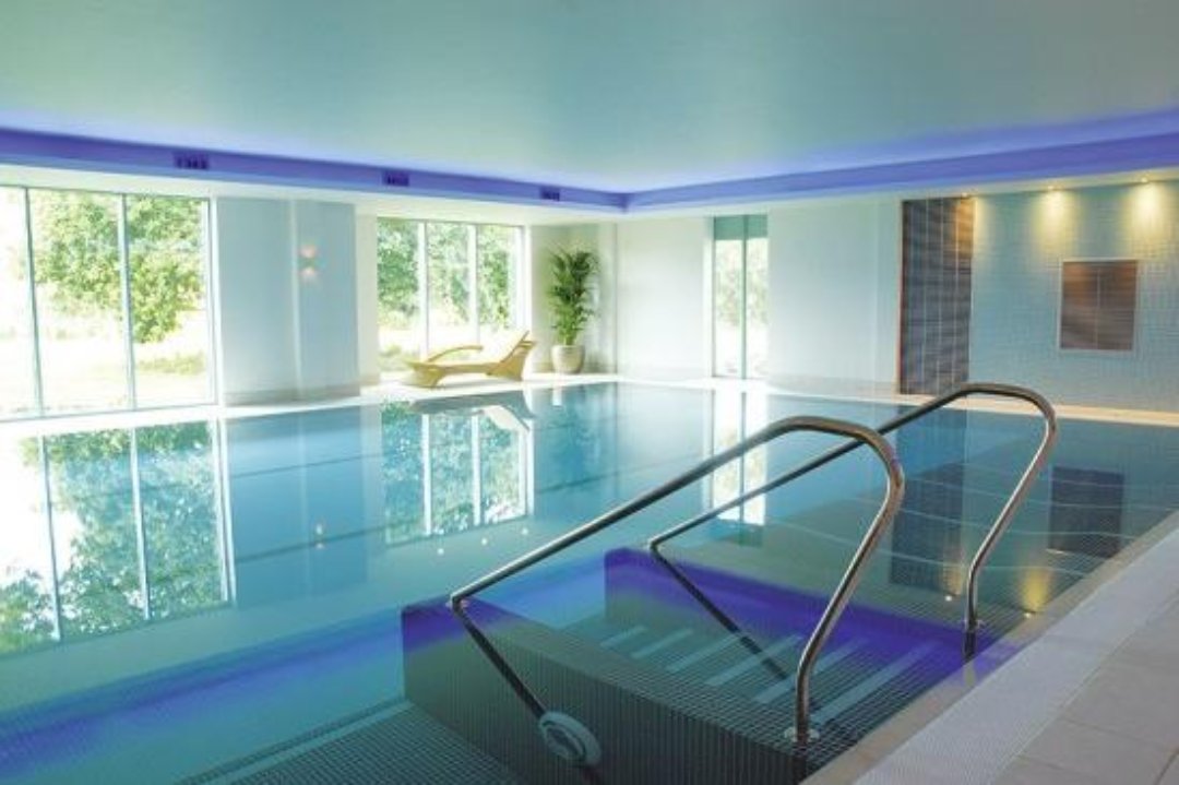 Spa 6 at Cotswold Water Park (Four Pillars Hotel), South Cerney, Gloucestershire