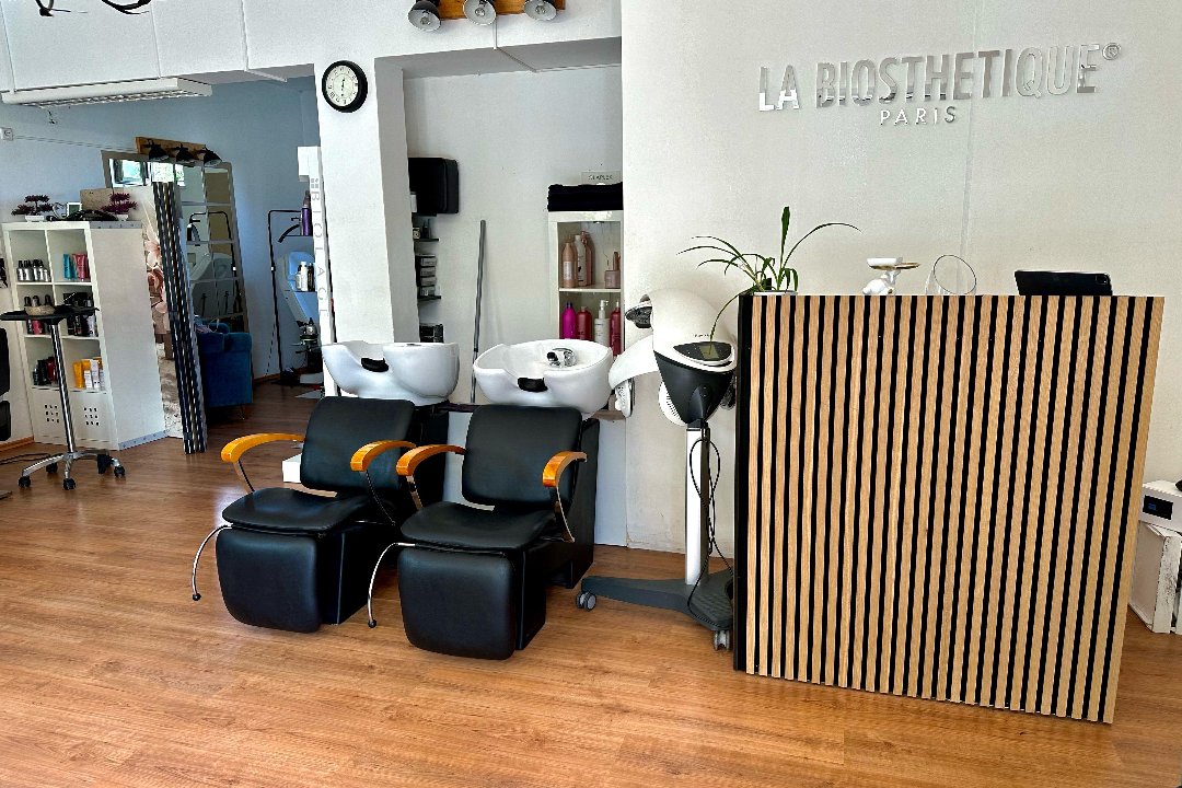 Coiffeur La vie La Biosthetique, Moosach, München