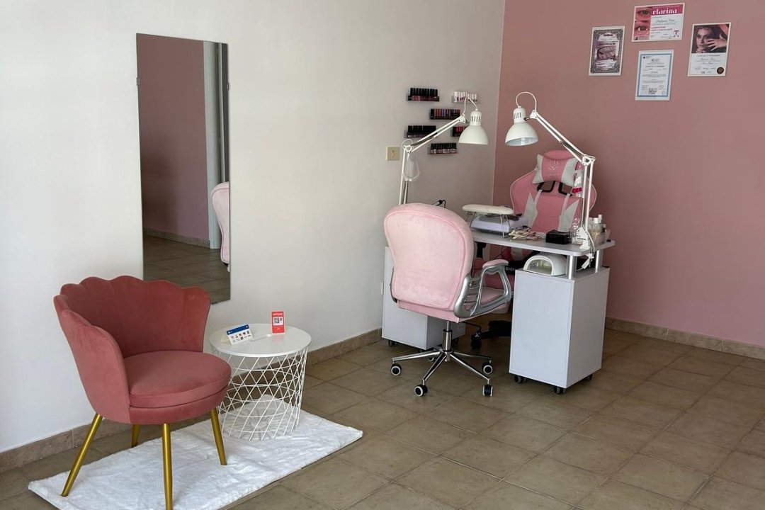 Stefania’s nail salon, San Basilio, Roma