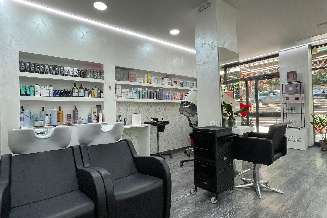 Anna Ceccanese Hairstyle, Laurentino, Roma