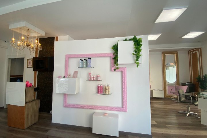 Luxe Queens By Aurora - Coiffure Trieste - Photo de galerie - OneBooking