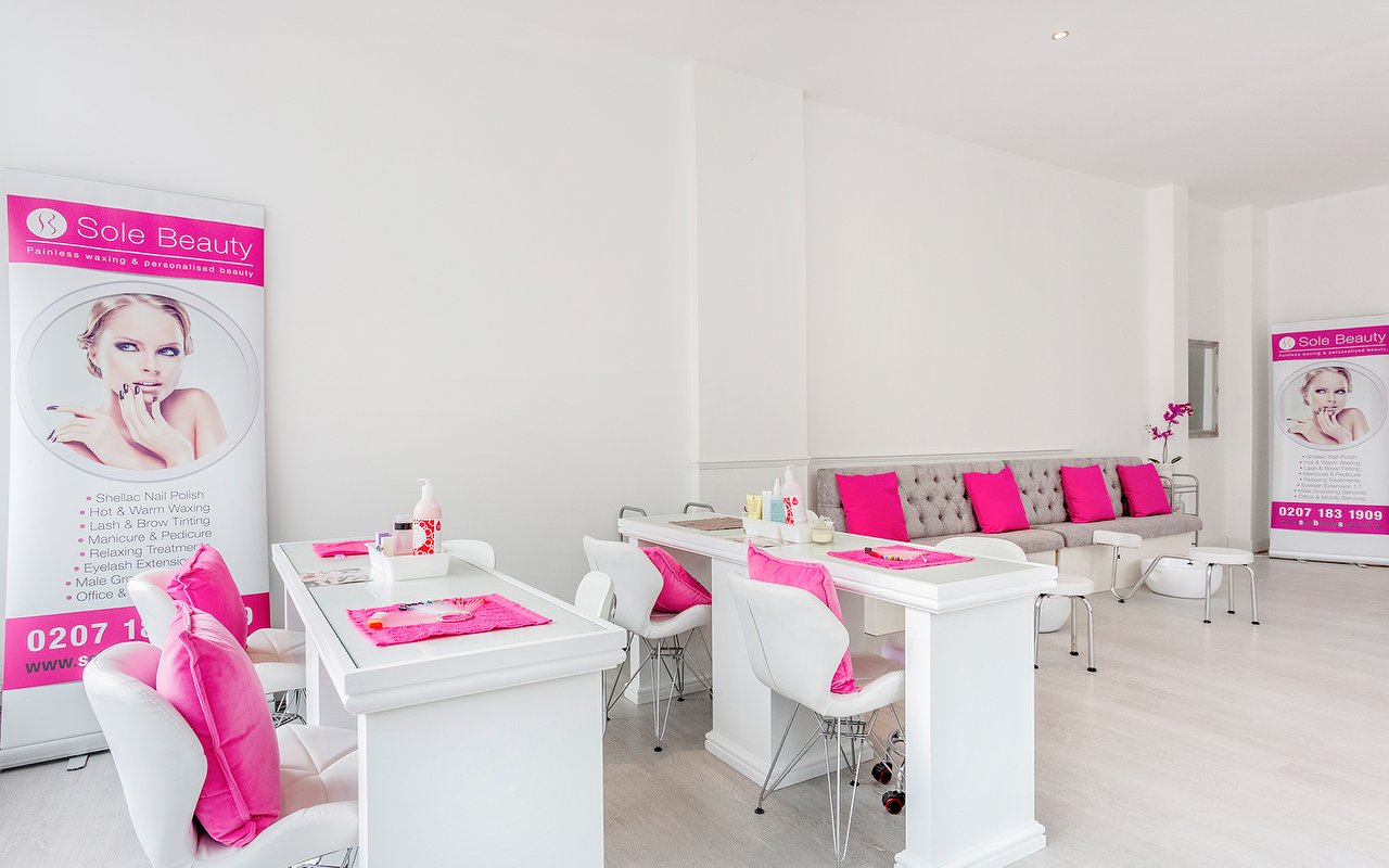 Top 20 Places For Nail Art Near Roehampton London Treatwell