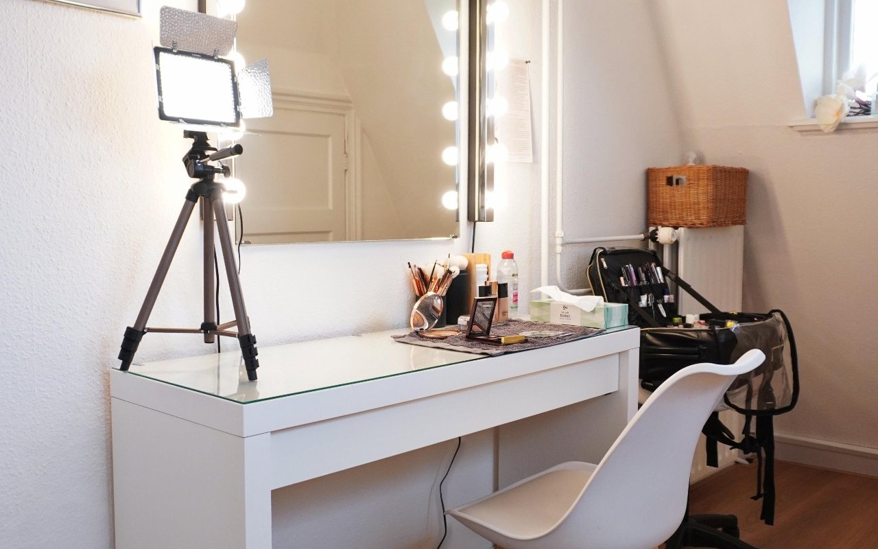 Makeup Studios near Gedempte Burgwal, The Hague Treatwell