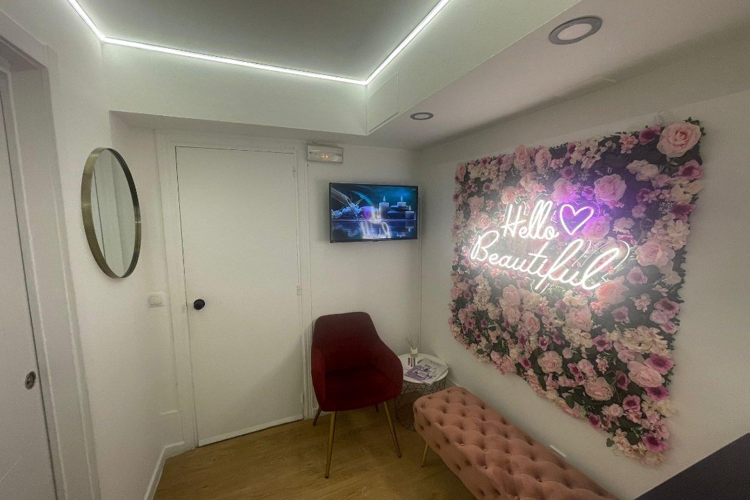 CEO Innova Estética Salud y Belleza, Valdeacederas, Madrid