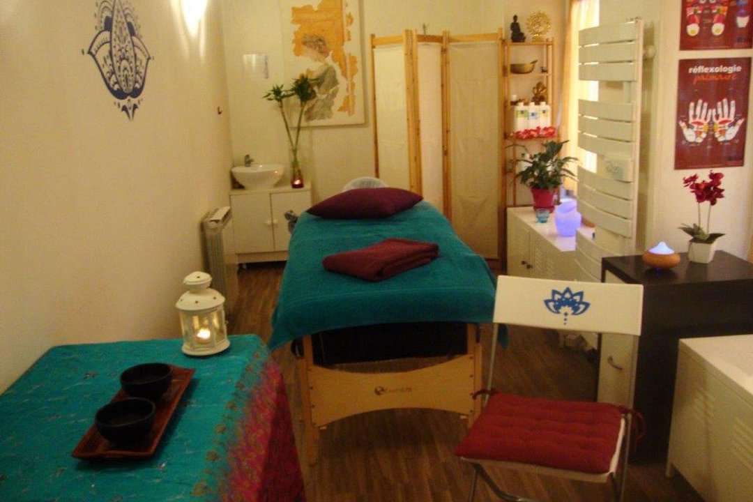 Massage du monde par Stéphanie Charrondière, Croix-Paquet, Lyon