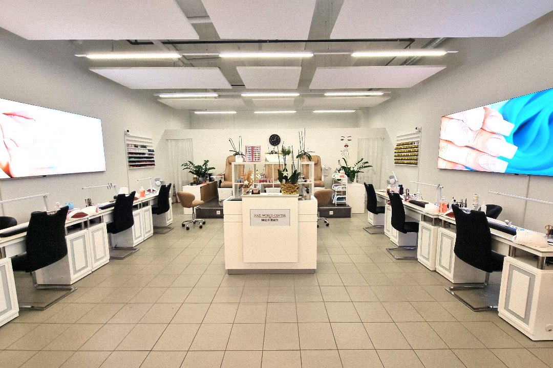 Nail World Center Glarus, Netstal, Canton de Glaris