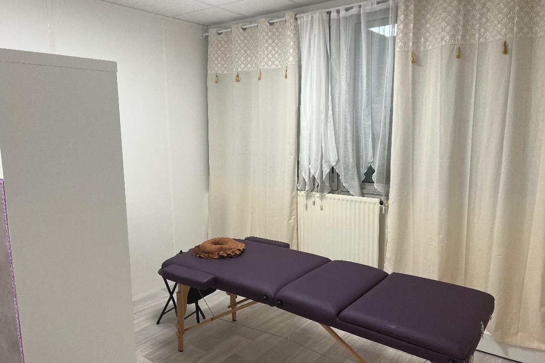 Hyacinthe Luka Acupuncture & Massages, Chatou, Yvelines