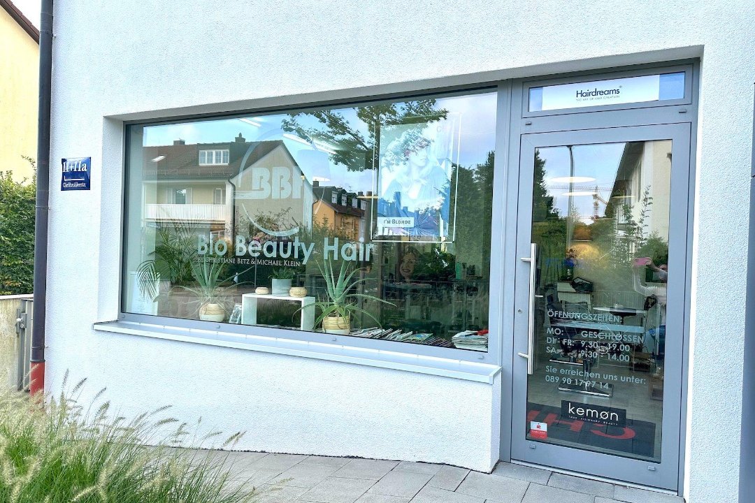 Lina's Hair & Beauty @Bio Beauty Hair, Moosacher St.-Martins-Platz, München