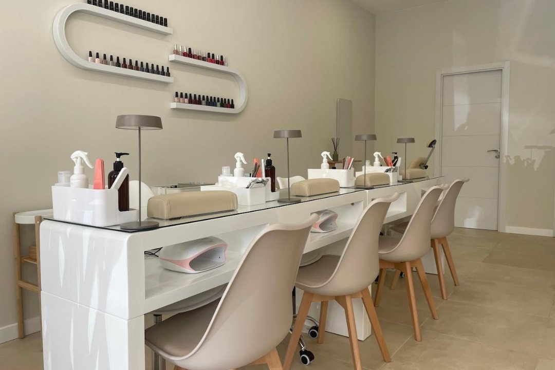 Eme. Nails and Beauty Montecarmelo, Montecarmelo, Madrid