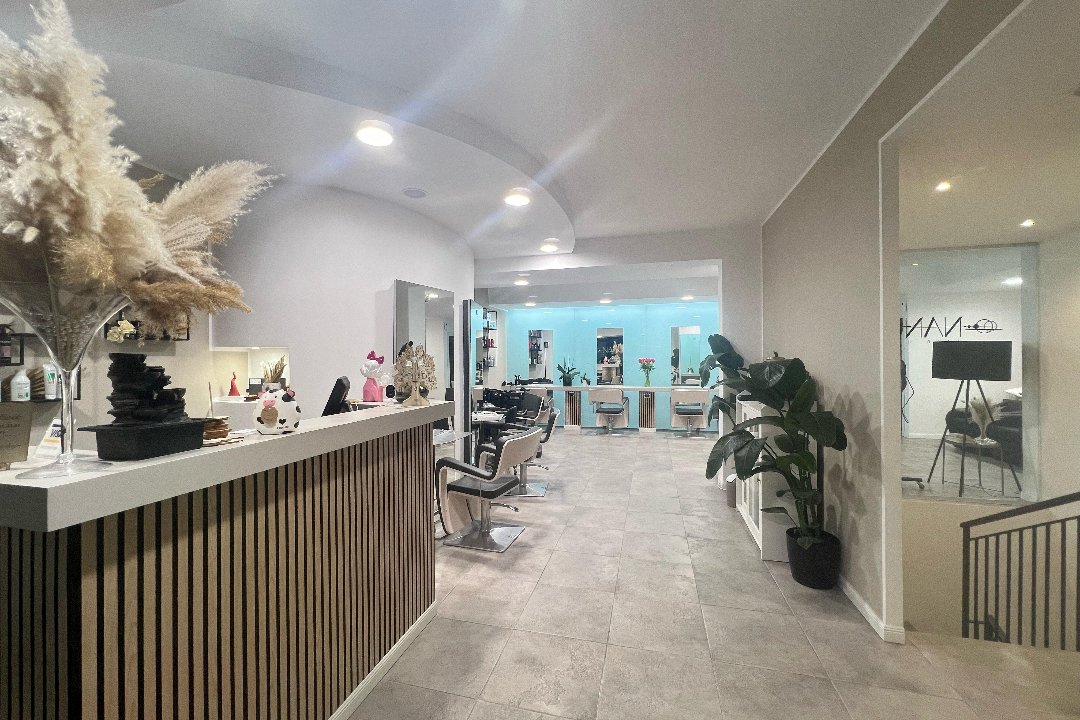 Nanuk Hair House, Zona EUR, Roma