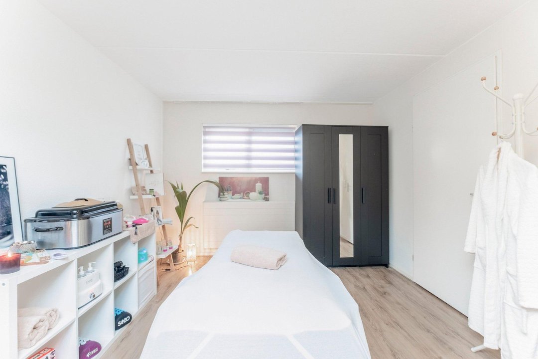 Soul&Massage Women's Paradise (ONLY FOR Women), Hollandsekant, Almere