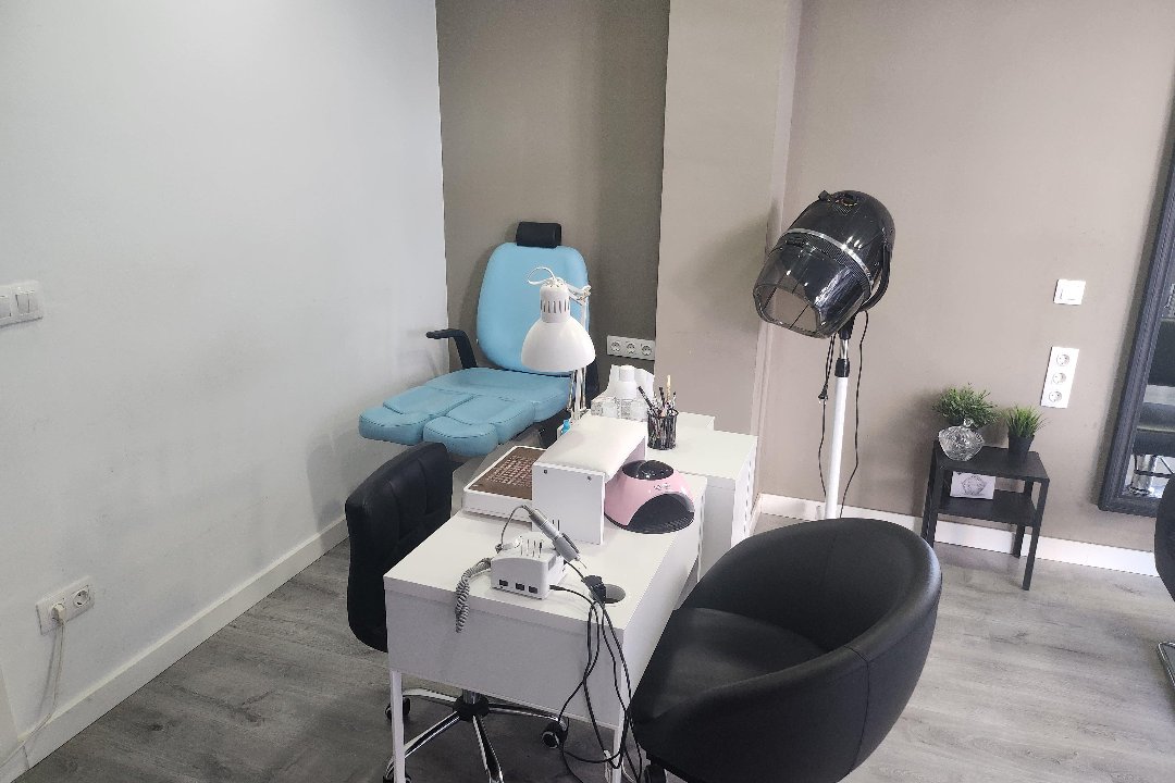 Royal Beauty And Nails, Zaragoza