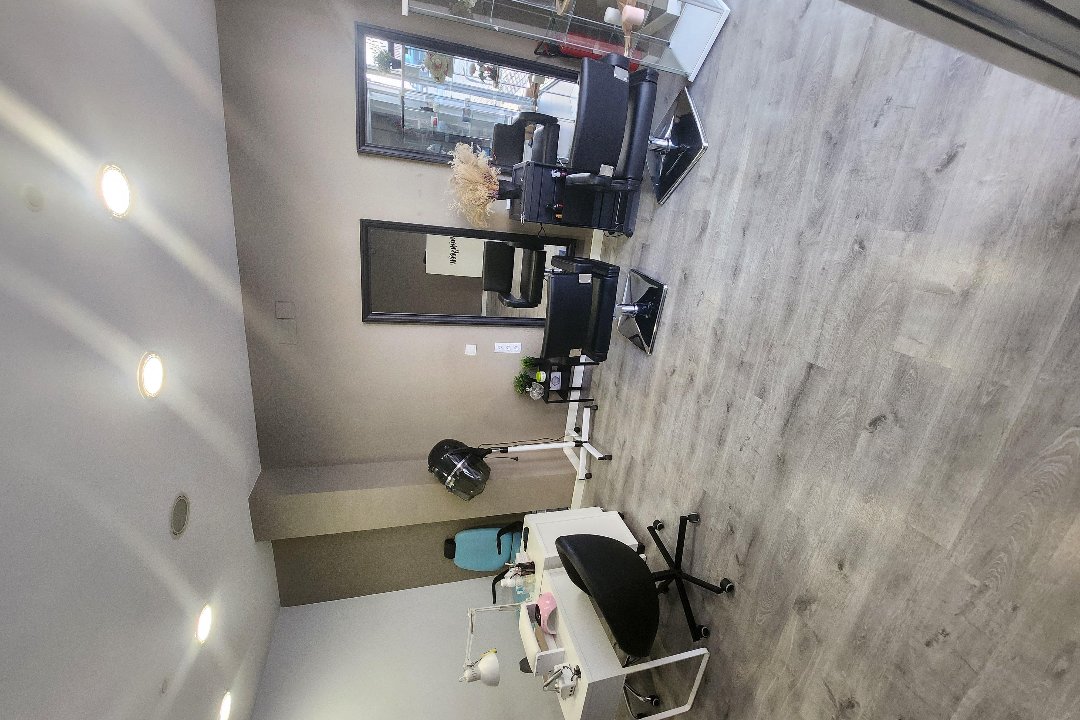 Royal Beauty And Nails, Zaragoza