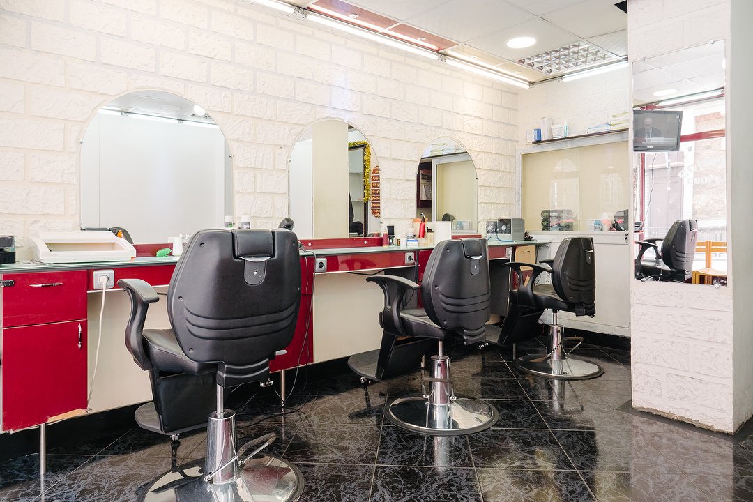 Coiffure Trésor, Métro Belleville, Paris