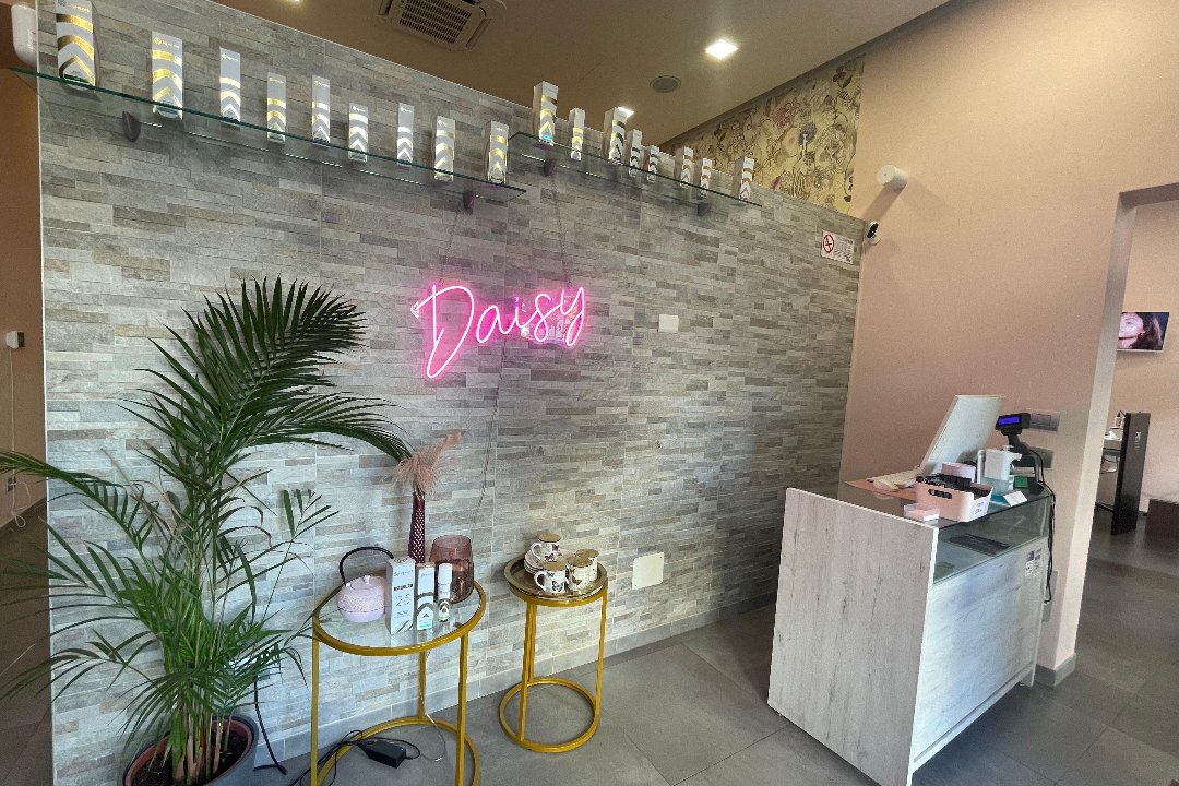 Daisy Nails & Beauty, Dergano, Milano