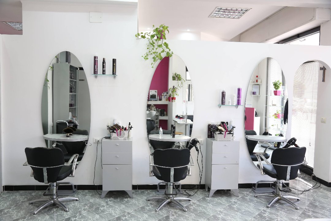 Lui&lei Hair Beauty by Roberto, Zona Torre Maura, Roma