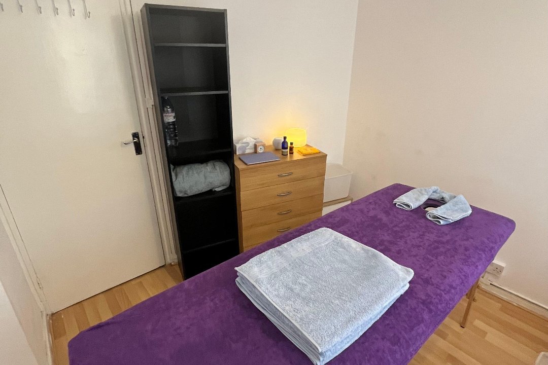 Solo Holistic Massage Times - Holborn, Leather Lane, London