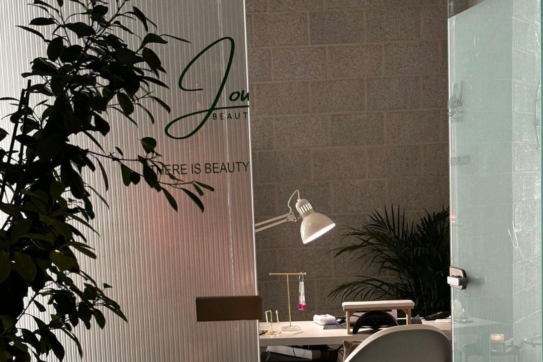 Jowiful Beauty Studio, Laan van NOI, The Hague