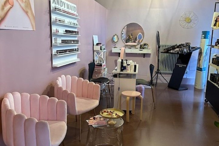 Mirror Beauty Lab - Onglerie Bologna BO - Photo de galerie - OneBooking