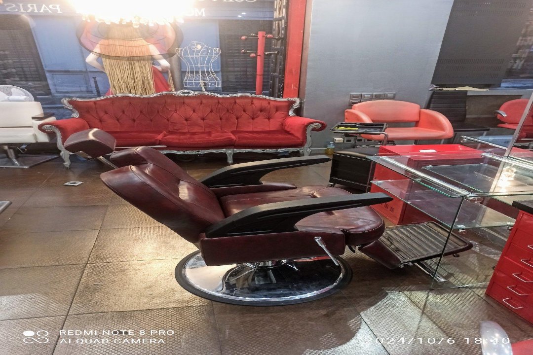 BARBER CHARMEL, Avenue des Champs-Elysées, Paris