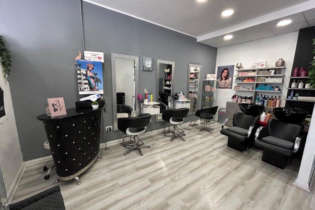 Ambra Hair Salon, Spinaceto, Roma