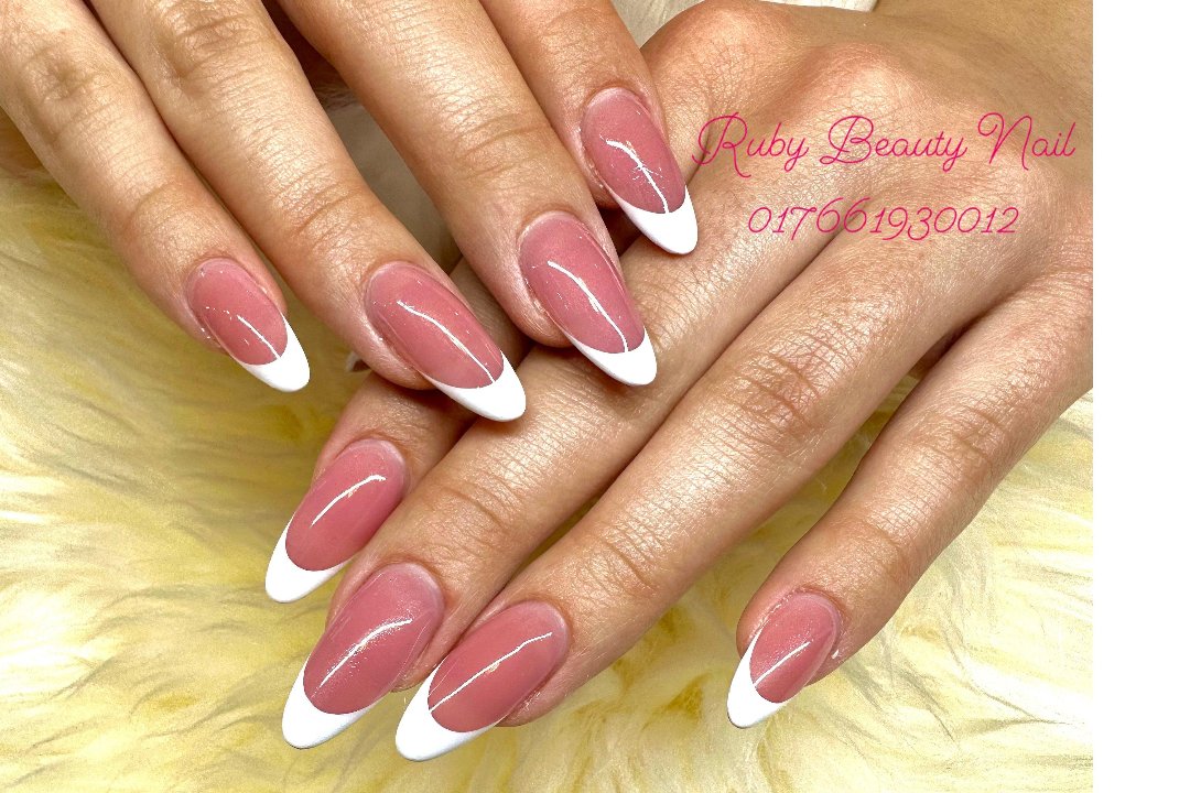 Ruby Beauty Nail, Frankfurter Allee, Berlin