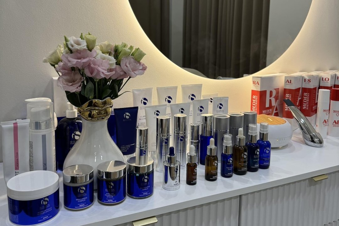Types Of Skin, Centrale, Milano