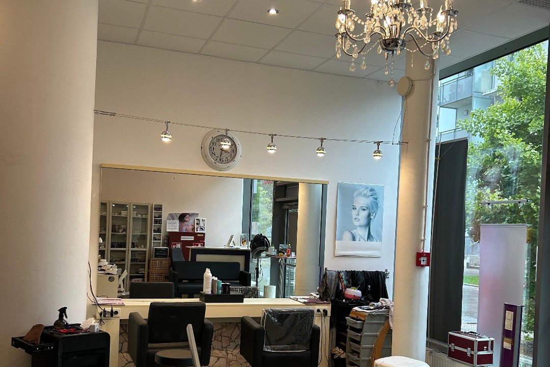 Sylvias Haarzauber bei Creative Nails, Simmeringer Hauptstraße, Wien