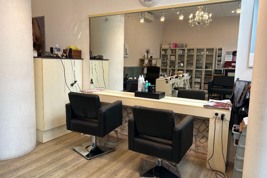 Sylvias Haarzauber bei Creative Nails, Simmeringer Hauptstraße, Wien