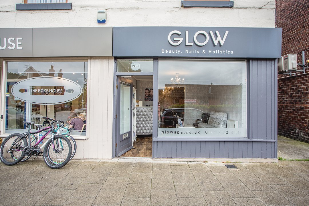 glow beauty nails