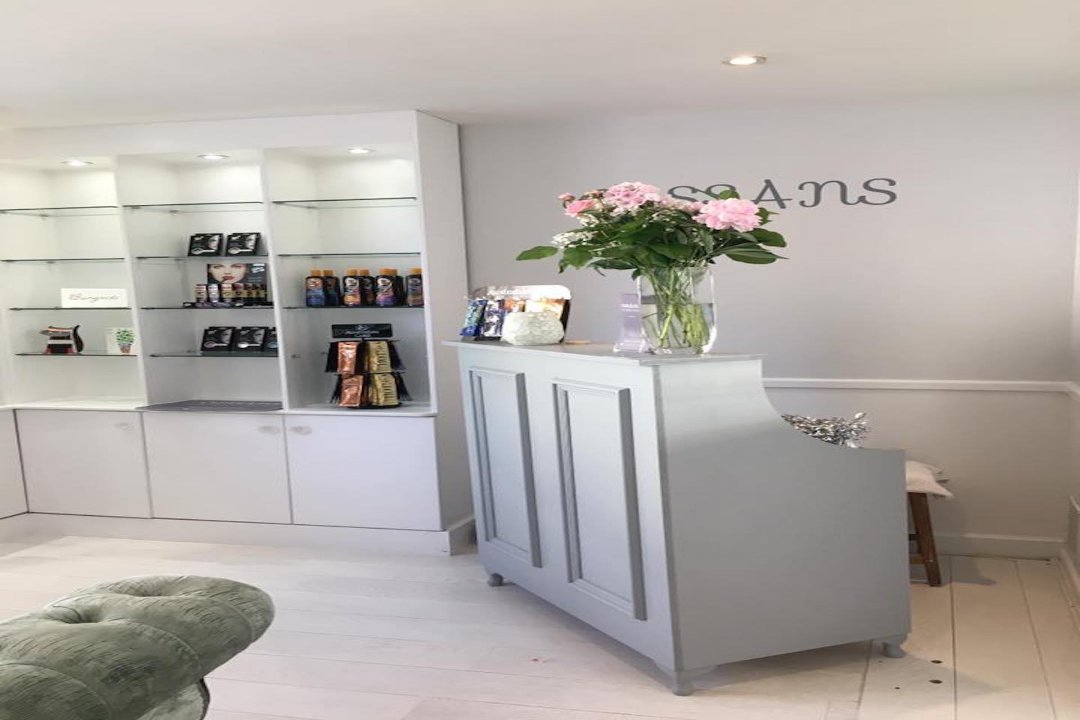 Cussans Nails, Beauty & Tanning, Chichester