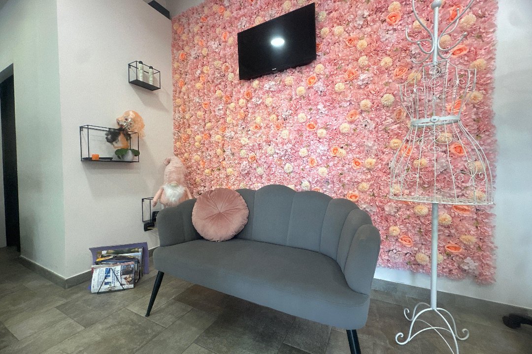 Revolution Hair Beauty, Casalotti di Boccea, Roma