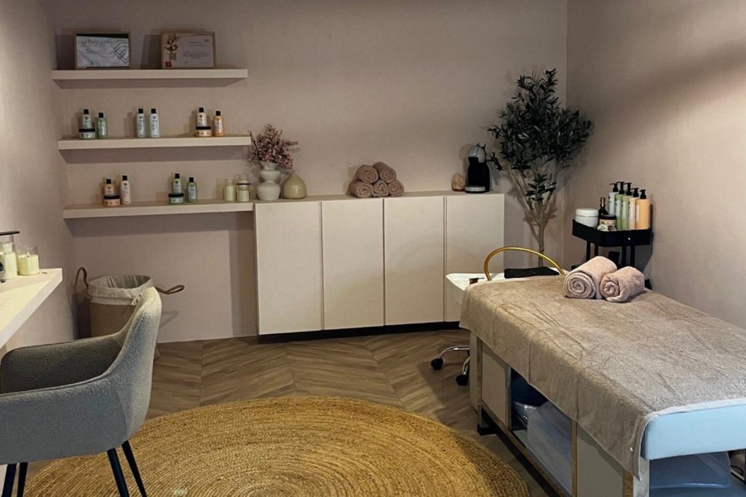 Sakura Japanese Head Spa & Beauty, Sloterweg, Noord-Holland