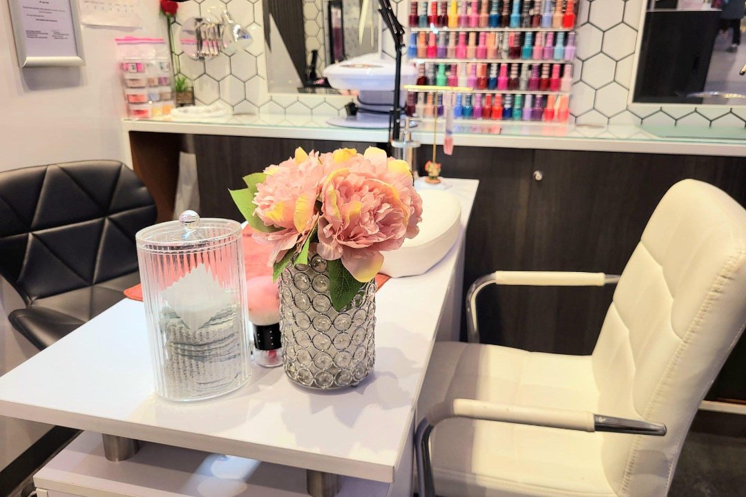 H Nails, Baker Street, London