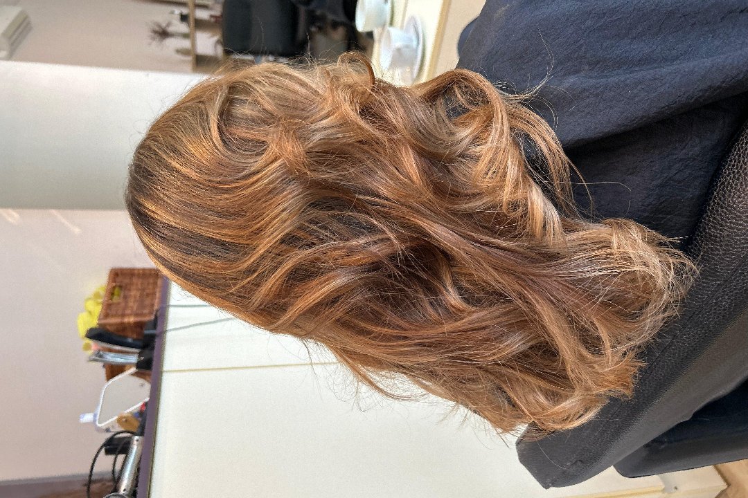 Sylvias Haarzauber bei Creative Nails, Simmeringer Hauptstraße, Wien