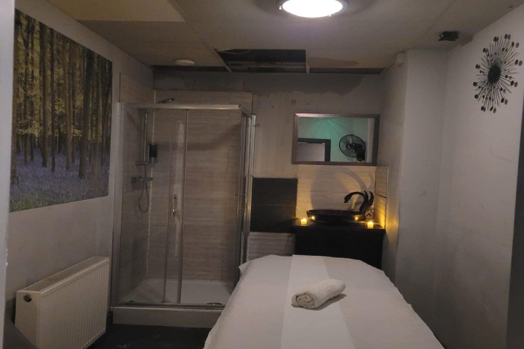 April Massage, Fleet Street, London