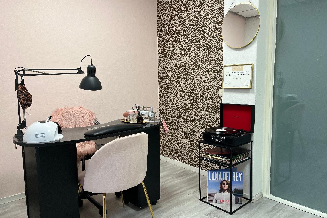 The Glam Witch Nails, Spijkerkwartier, Gelderland