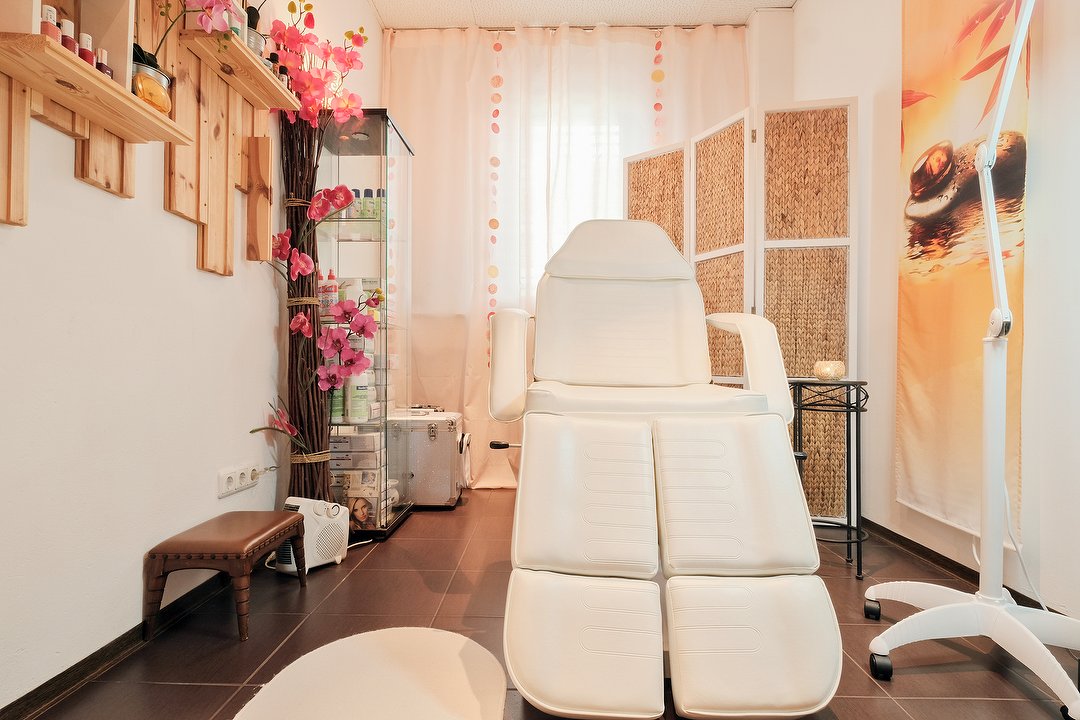 Verve Wellness ~ Massagen & med. Fußpflege, Ramersdorf-Perlach, München