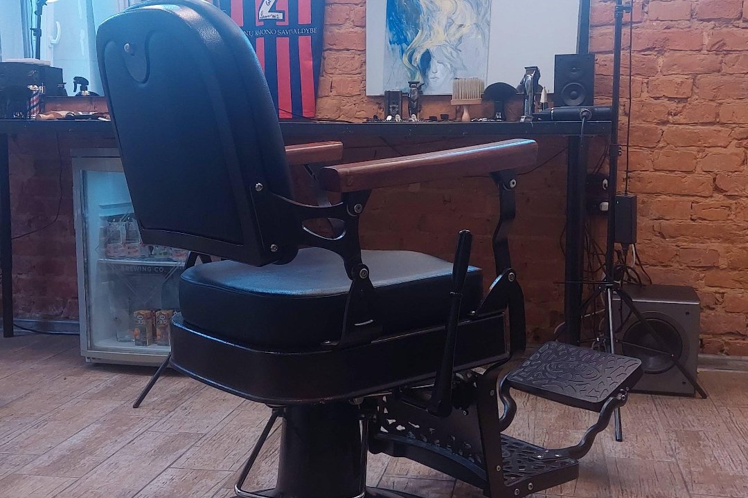 Dovilė Barber - Bro's Cutz Barbers, Senamiestis, Kaunas