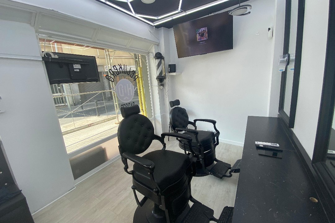 Barberia Sultán (Barbershop, Corte de Pelo, Afeitado Barba), La Torrassa, Provincia de Barcelona