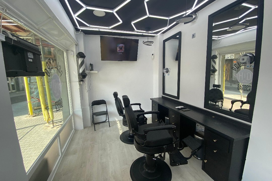 Barberia Sultán (Barbershop, Corte de Pelo, Afeitado Barba), La Torrassa, Provincia de Barcelona
