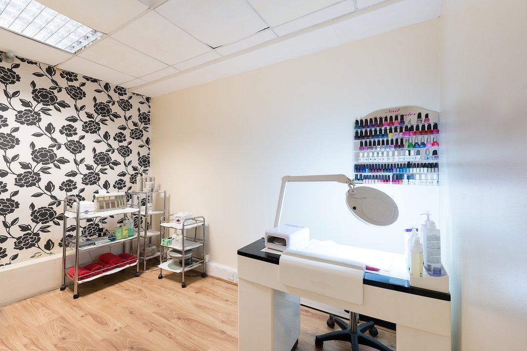 Beauty Ace, Ealing Broadway, London