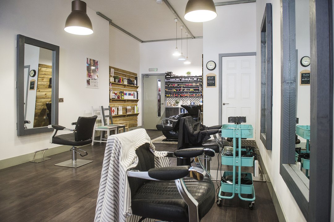 MACIZ Lounge  Hair Salon in West Lothian - Treatwell