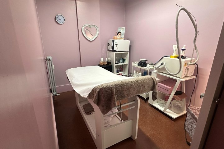Mirror Beauty Lab - Onglerie Bologna BO - Photo de galerie - OneBooking