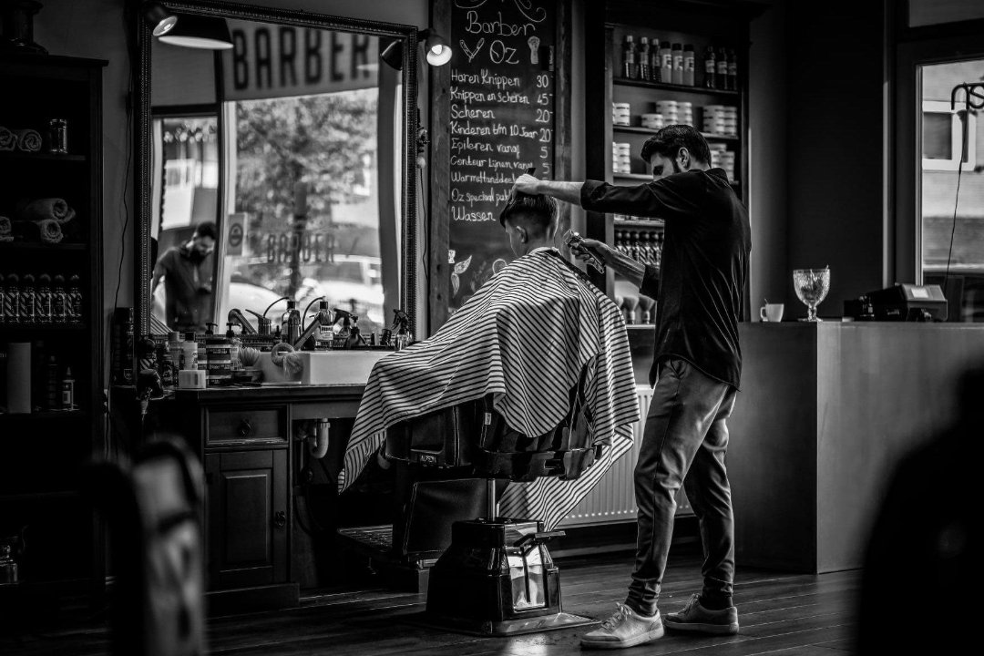Barber Oz, Parallelweg, The Hague
