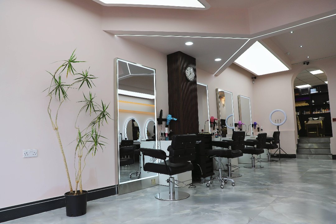 H&T Hair Salon (D2), South Great George's Street, Dublin