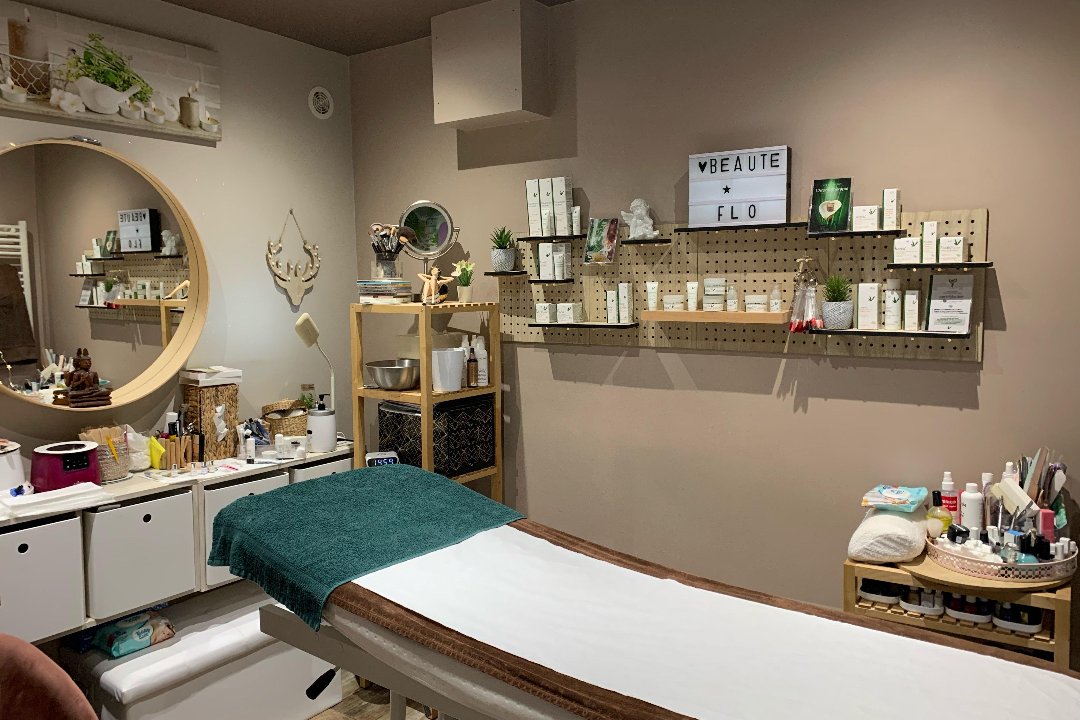 Beauté Flo, Rue Saint-Charles, Paris